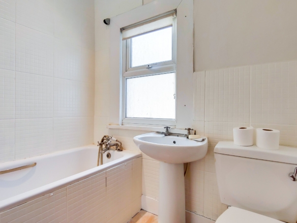 Arthur Road (First Floor Flat), London