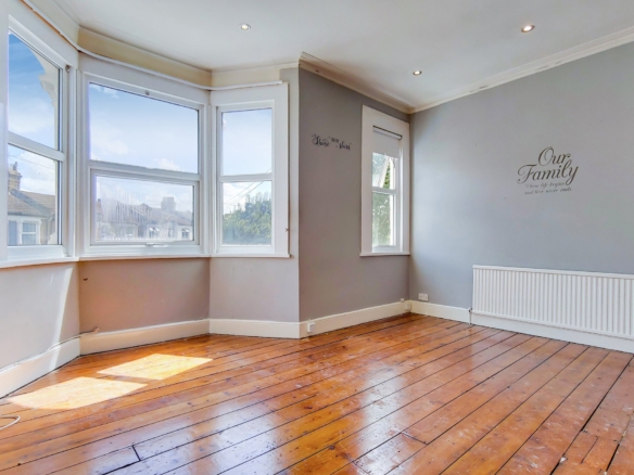 Arthur Road (First Floor Flat), London