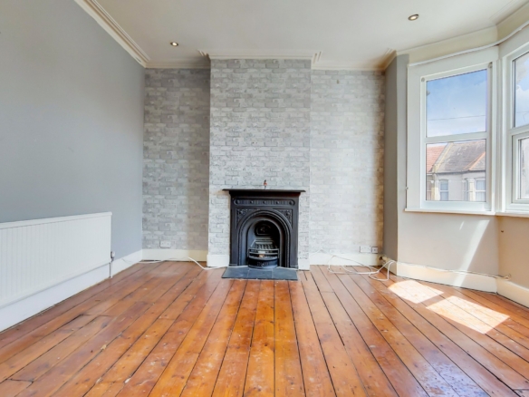 Arthur Road (First Floor Flat), London