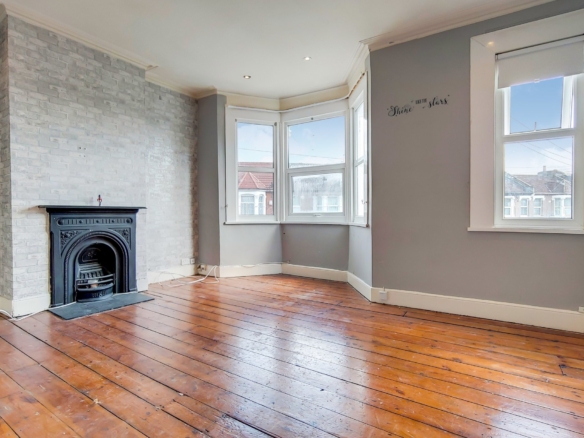 Arthur Road (First Floor Flat), London