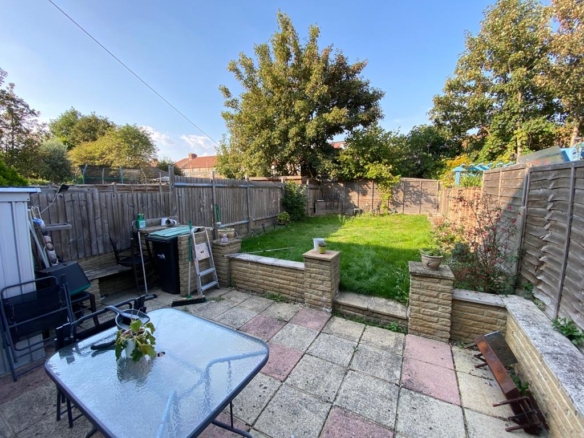 Oaklands Avenue, London