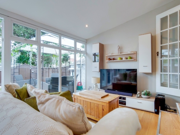 Westmoor Road, Greater London
