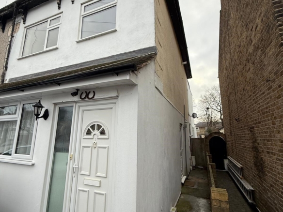 Mandeville Road, Greater London